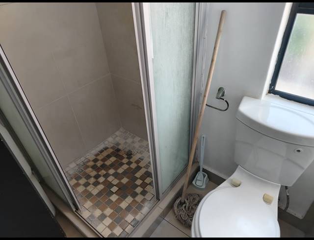2 BEDROOM FLAT FOR SALE IN ESSENWOOD
